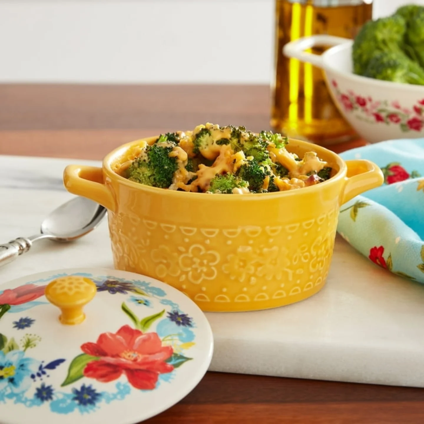 The Pioneer Woman Floral Medley 14.6oz Mini Ceramic Casseroles, 4-Pack The Pioneer Woman Floral Medley 14.6oz Mini Ceramic Casseroles, 4-Pack